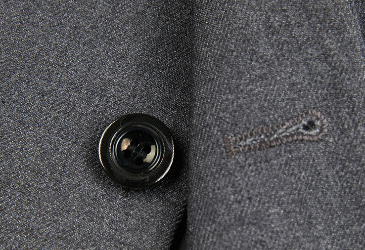 男士西服定做 男士西服紐扣和扣眼細節(jié)展示圖